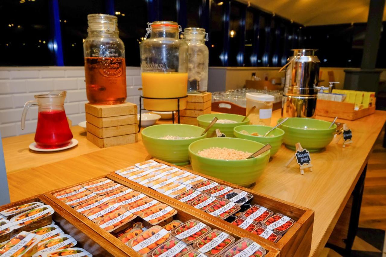 Holiday Inn Warrington By Ihg Extérieur photo