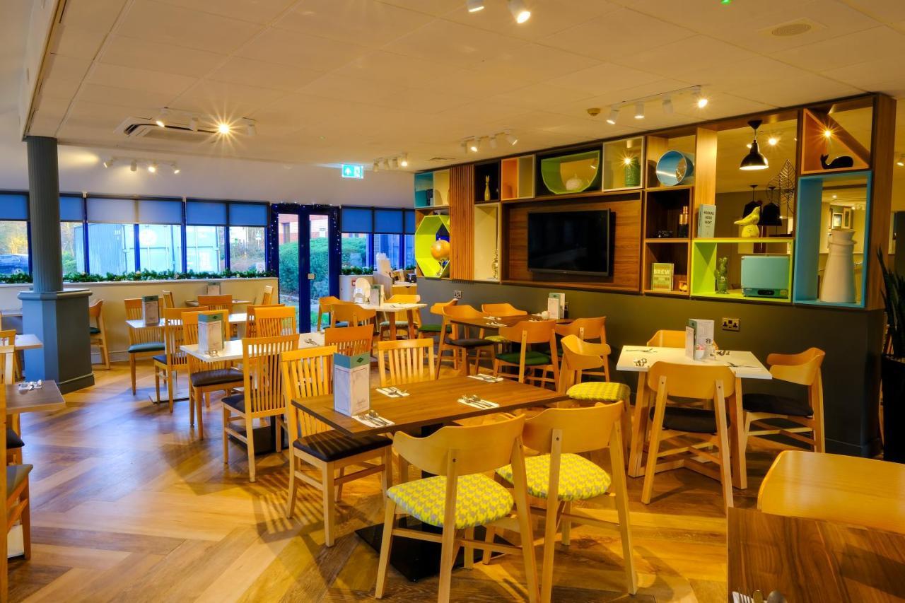 Holiday Inn Warrington By Ihg Extérieur photo