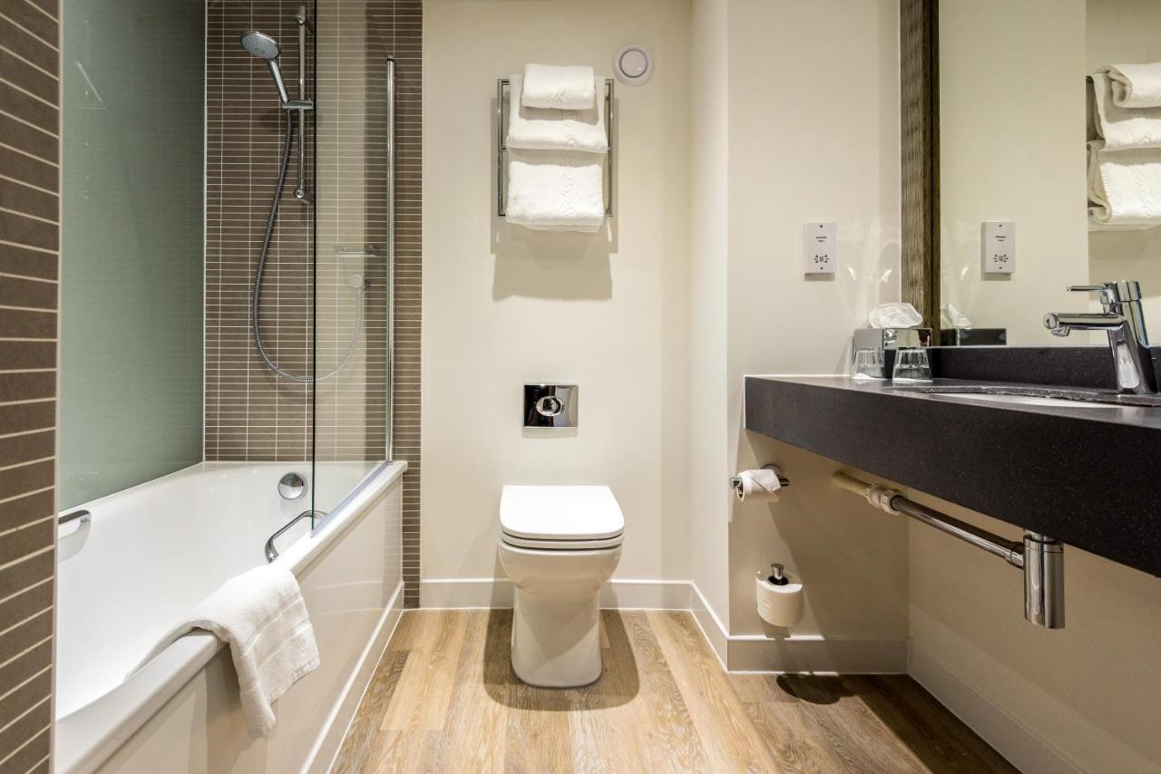 Holiday Inn Warrington By Ihg Extérieur photo