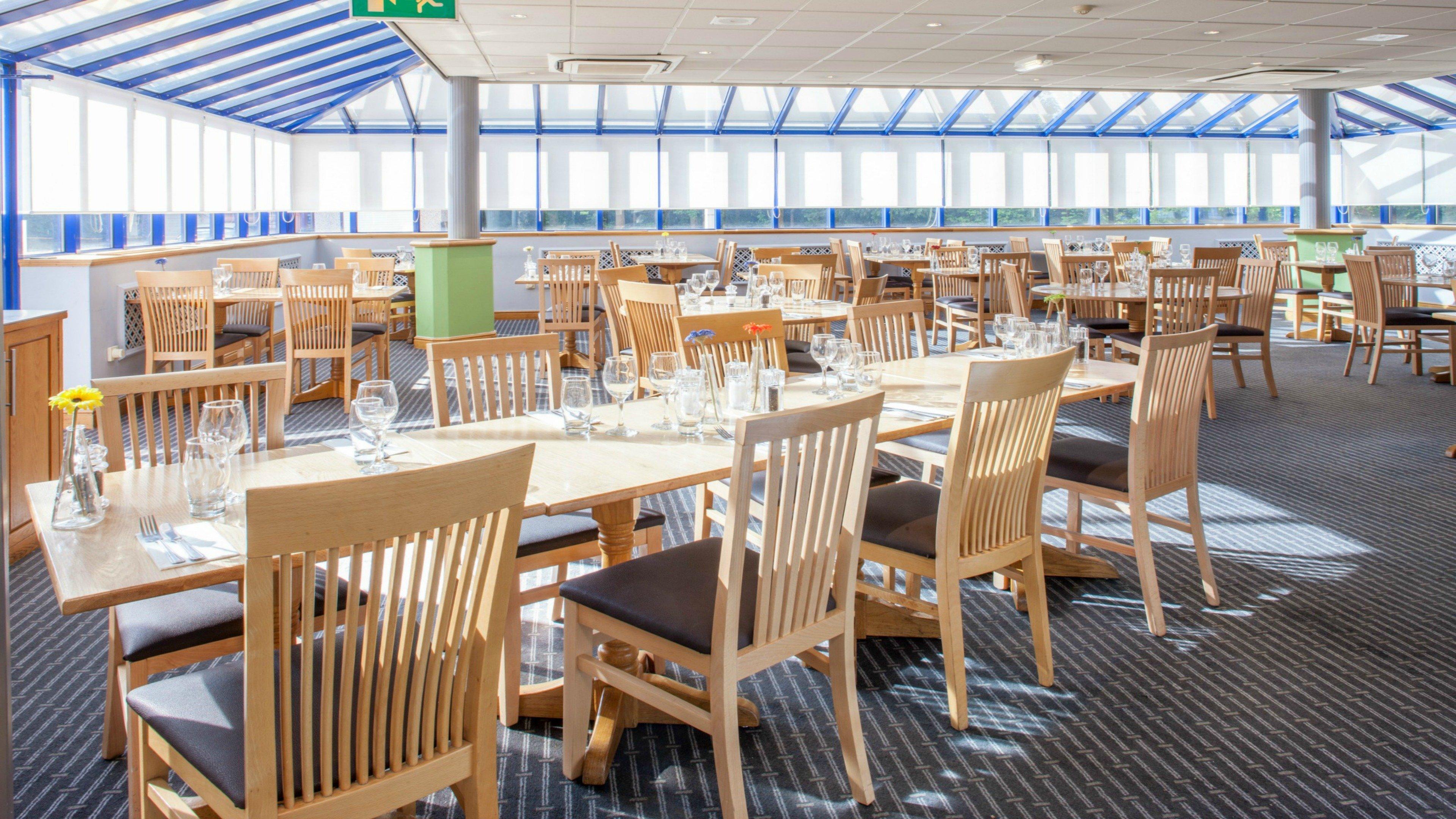 Holiday Inn Warrington By Ihg Extérieur photo