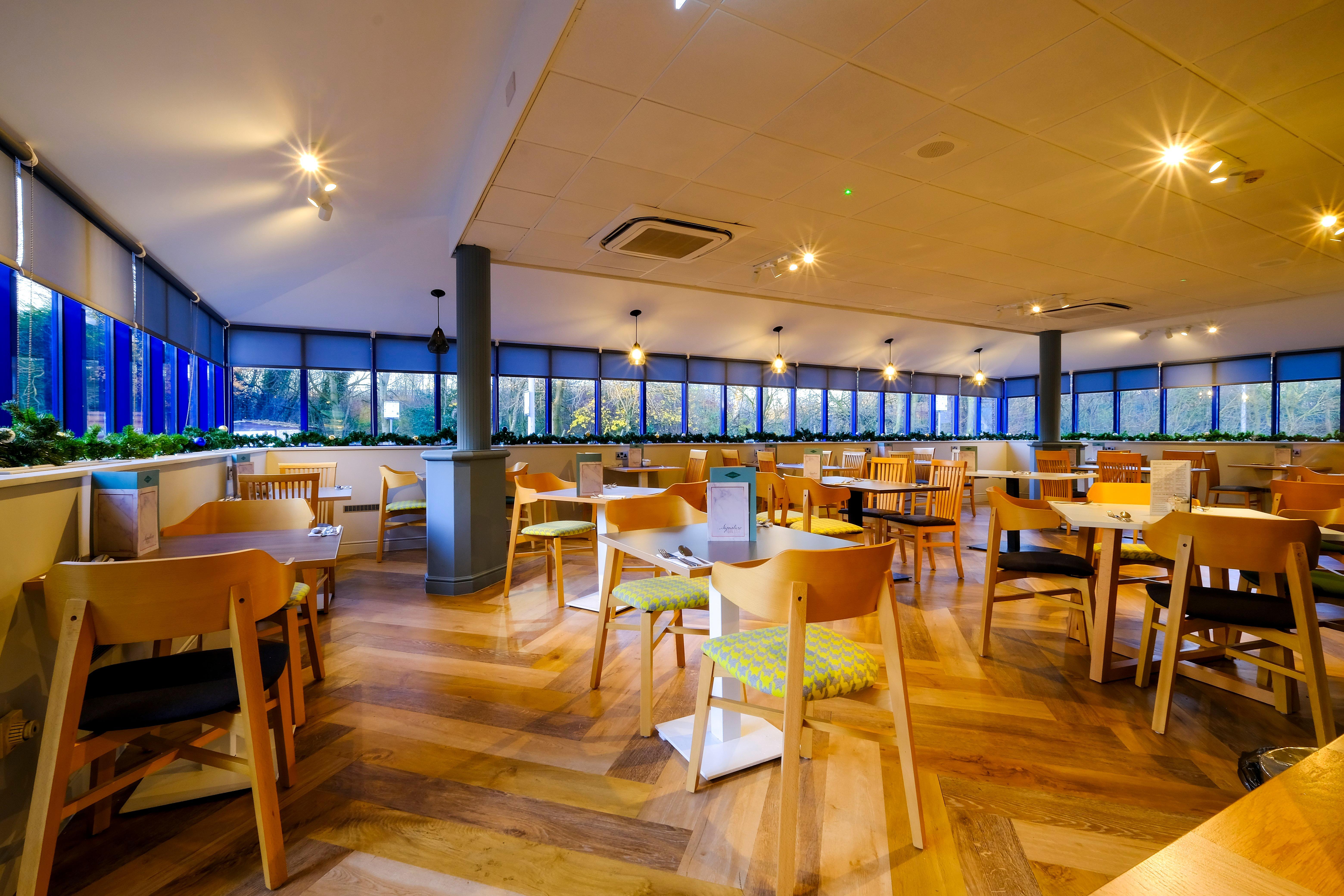 Holiday Inn Warrington By Ihg Extérieur photo