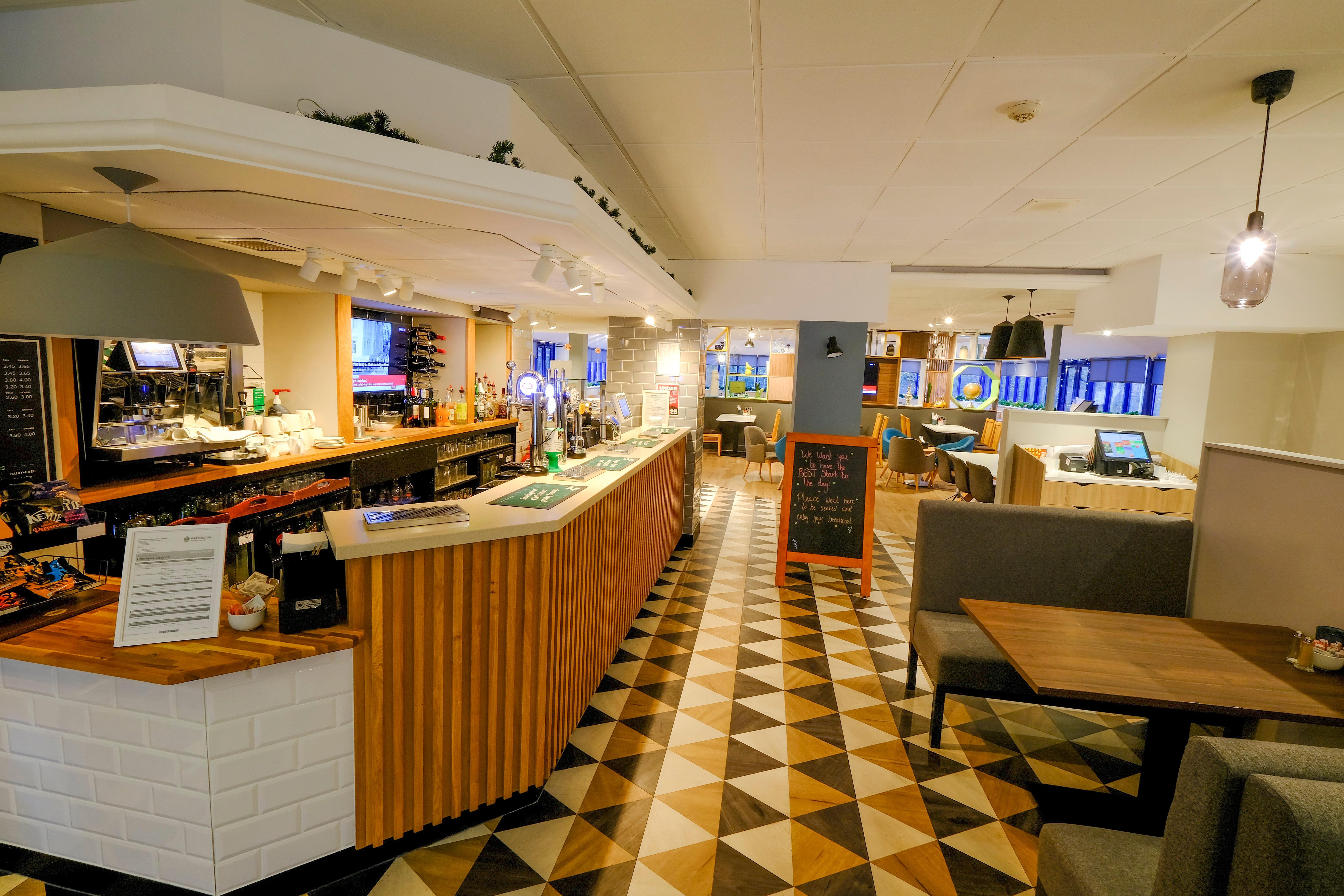 Holiday Inn Warrington By Ihg Extérieur photo