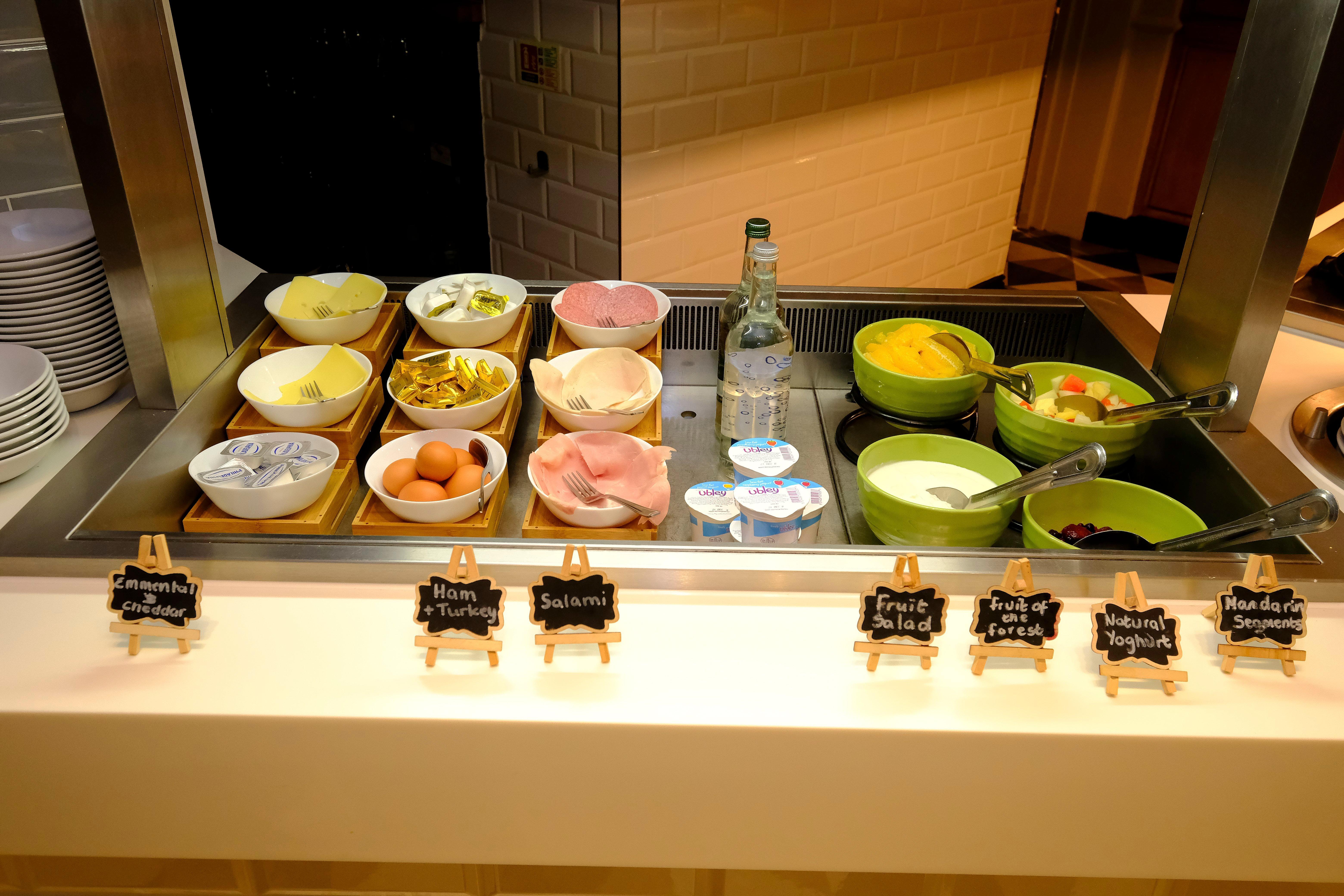 Holiday Inn Warrington By Ihg Extérieur photo