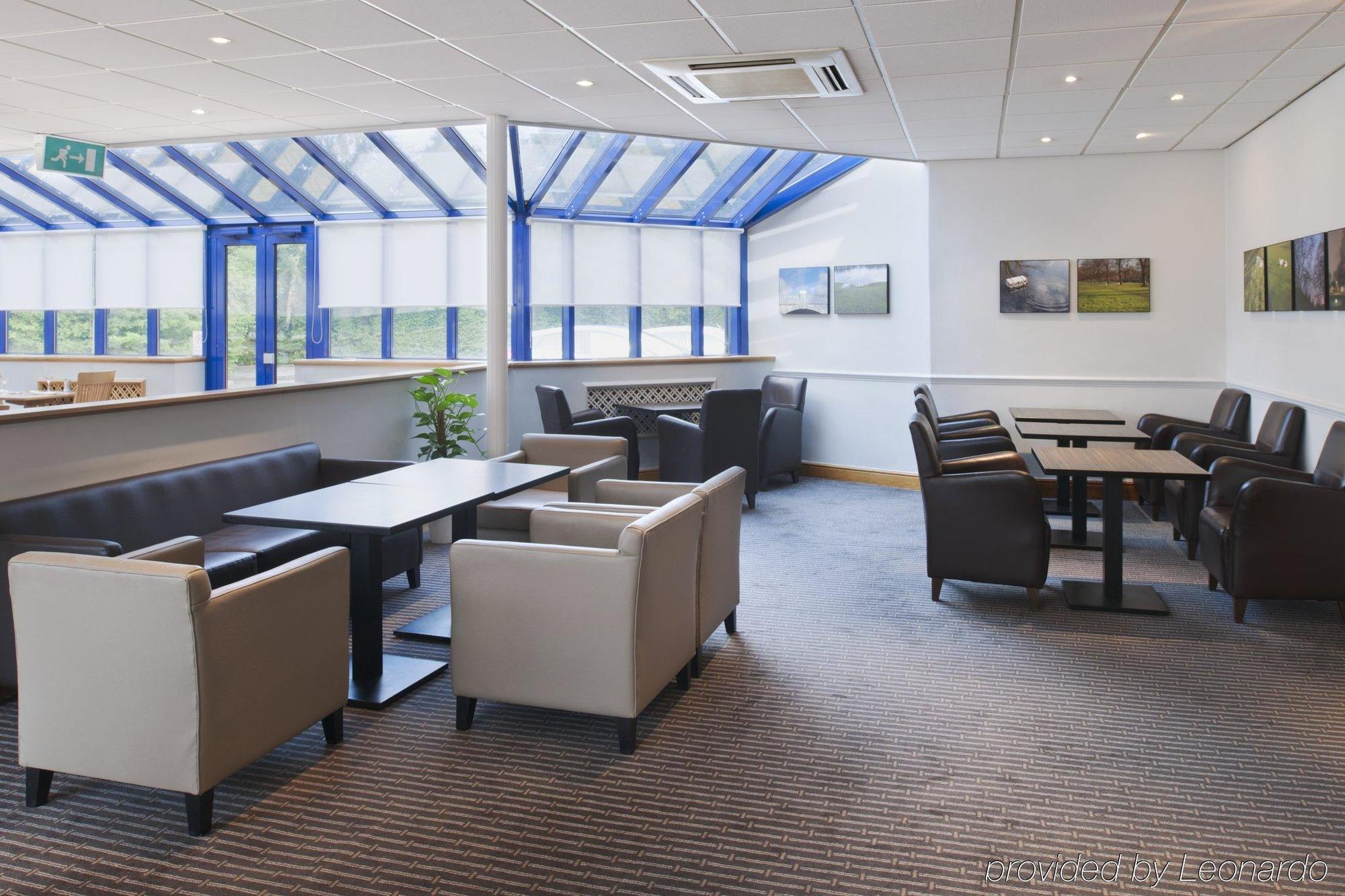Holiday Inn Warrington By Ihg Extérieur photo