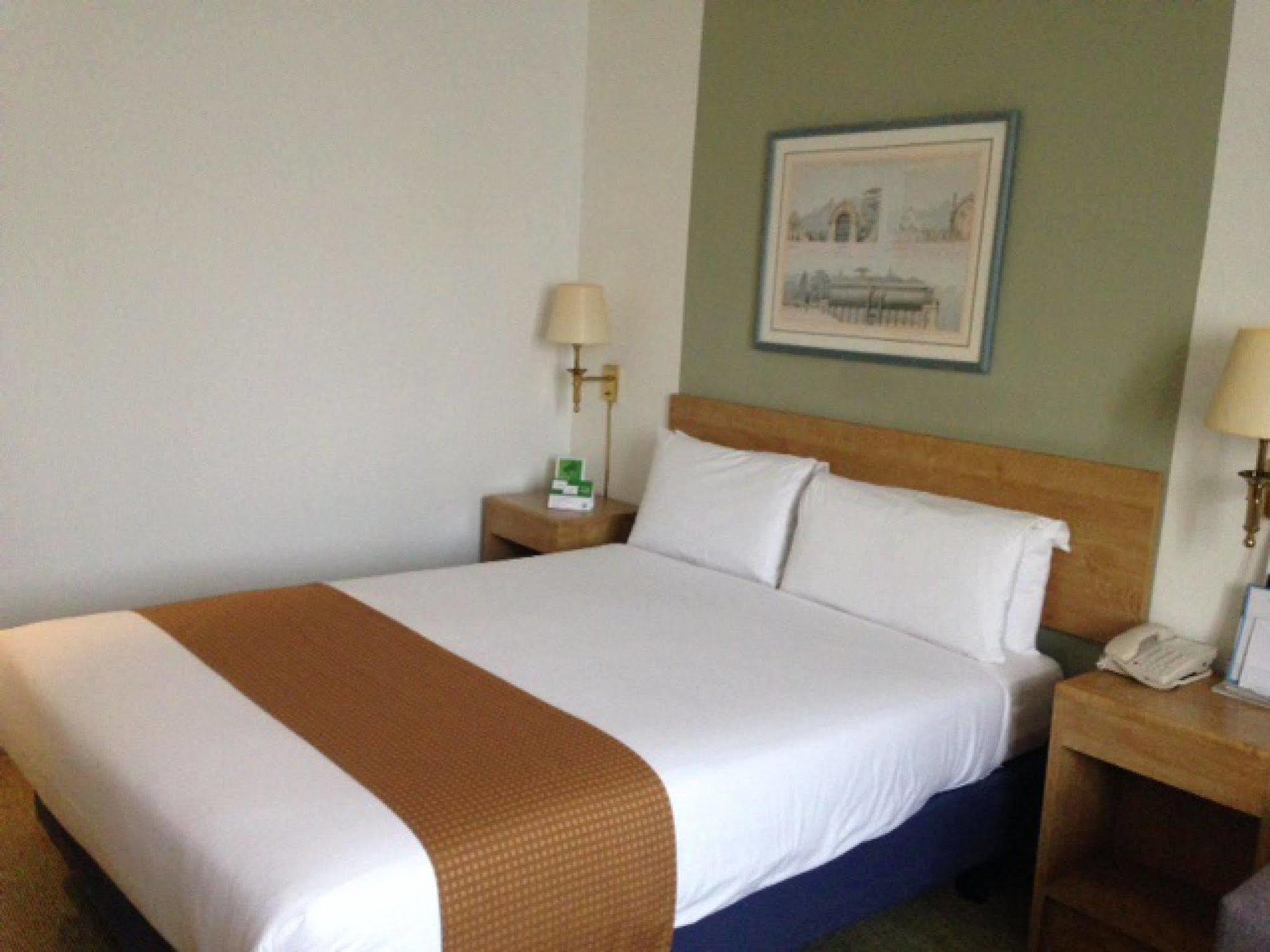 Holiday Inn Warrington By Ihg Extérieur photo